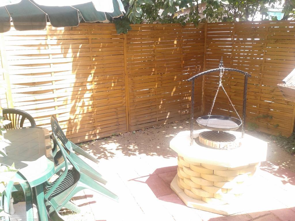 מלון Hajdúszoboszló Deak Vendeghaz Apartman מראה חיצוני תמונה