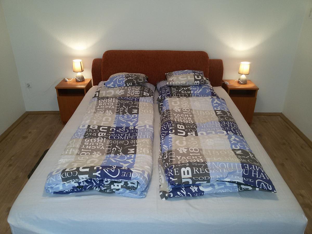 מלון Hajdúszoboszló Deak Vendeghaz Apartman מראה חיצוני תמונה